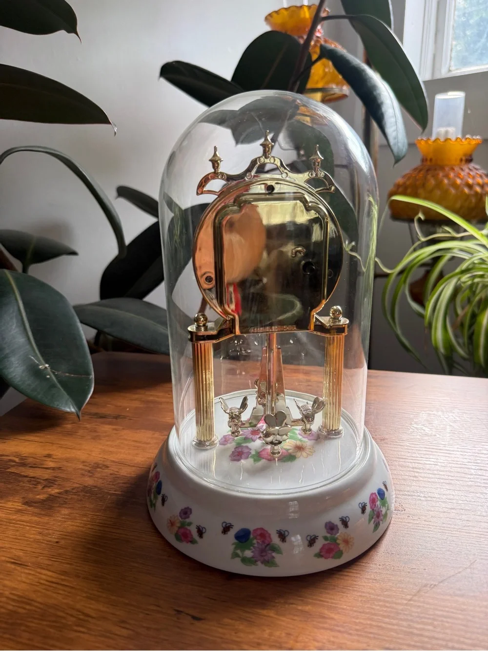 Disney Floral Dome Clock with Winnie the Pooh Illustration - White and Gold glas